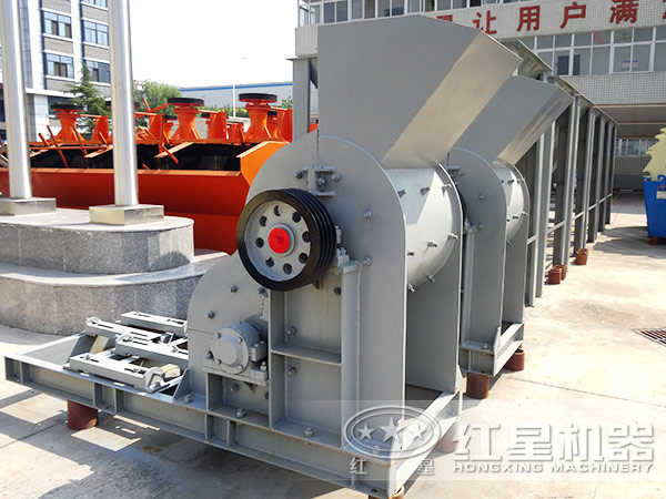 大塊煤怎么弄碎？無篩底雙級(jí)粉碎機(jī)來幫忙