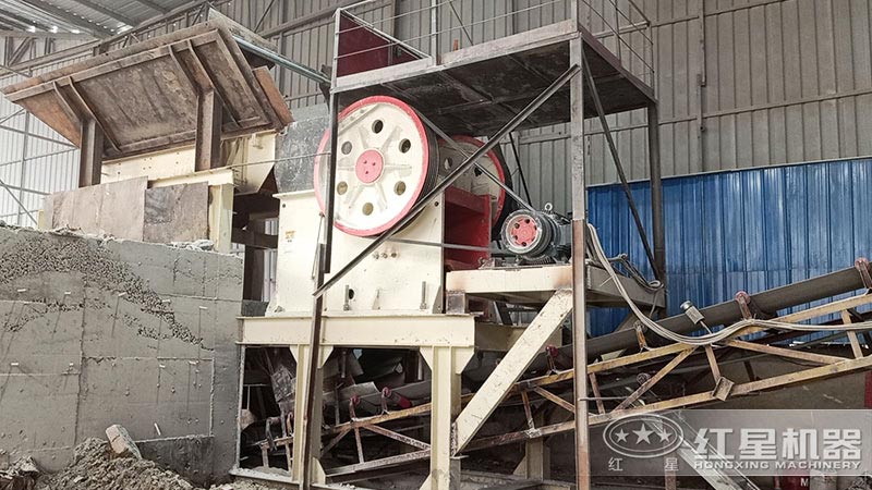 破碎機250x400自重多少噸？有全自動的嗎